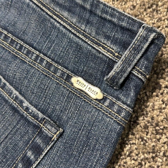 White House Black Market Boot Cut Jeans, 4S - Picture 5 of 7